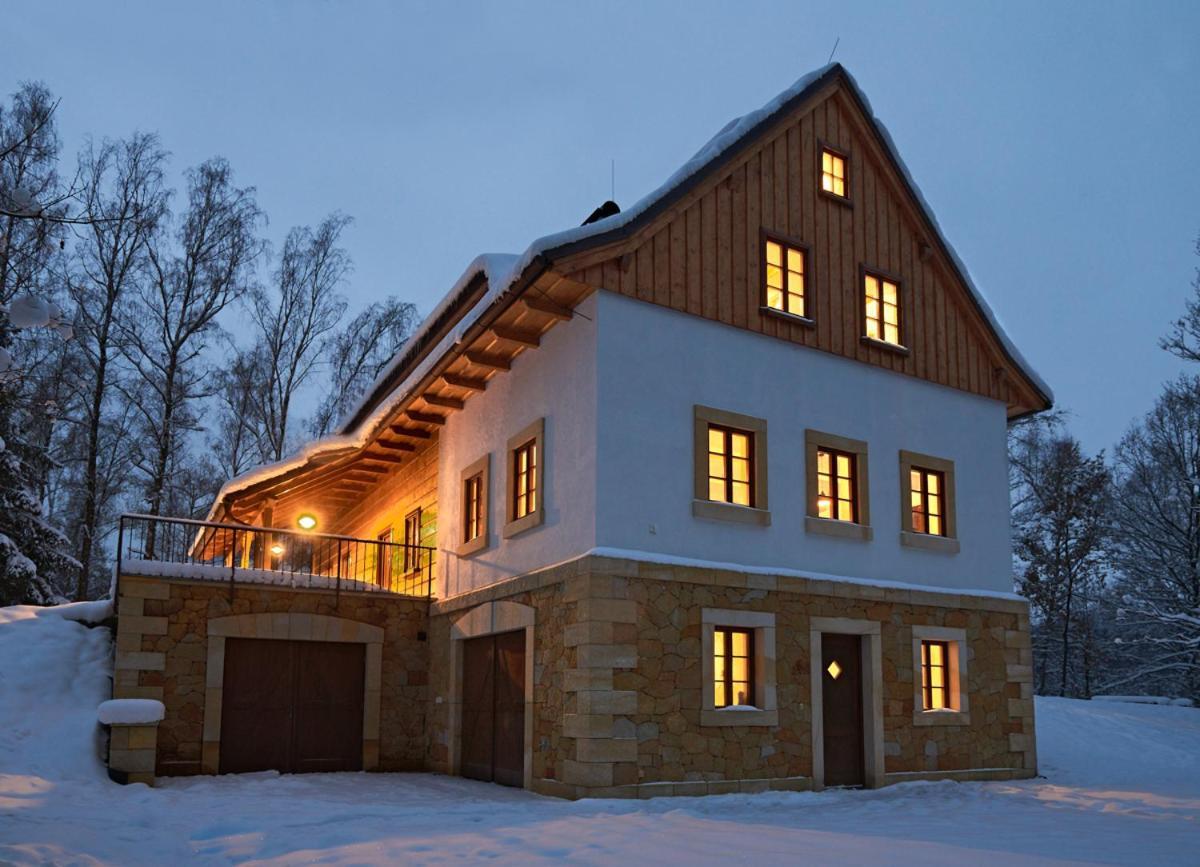 Villa Na Jeleni Stezce Chřibská Esterno foto