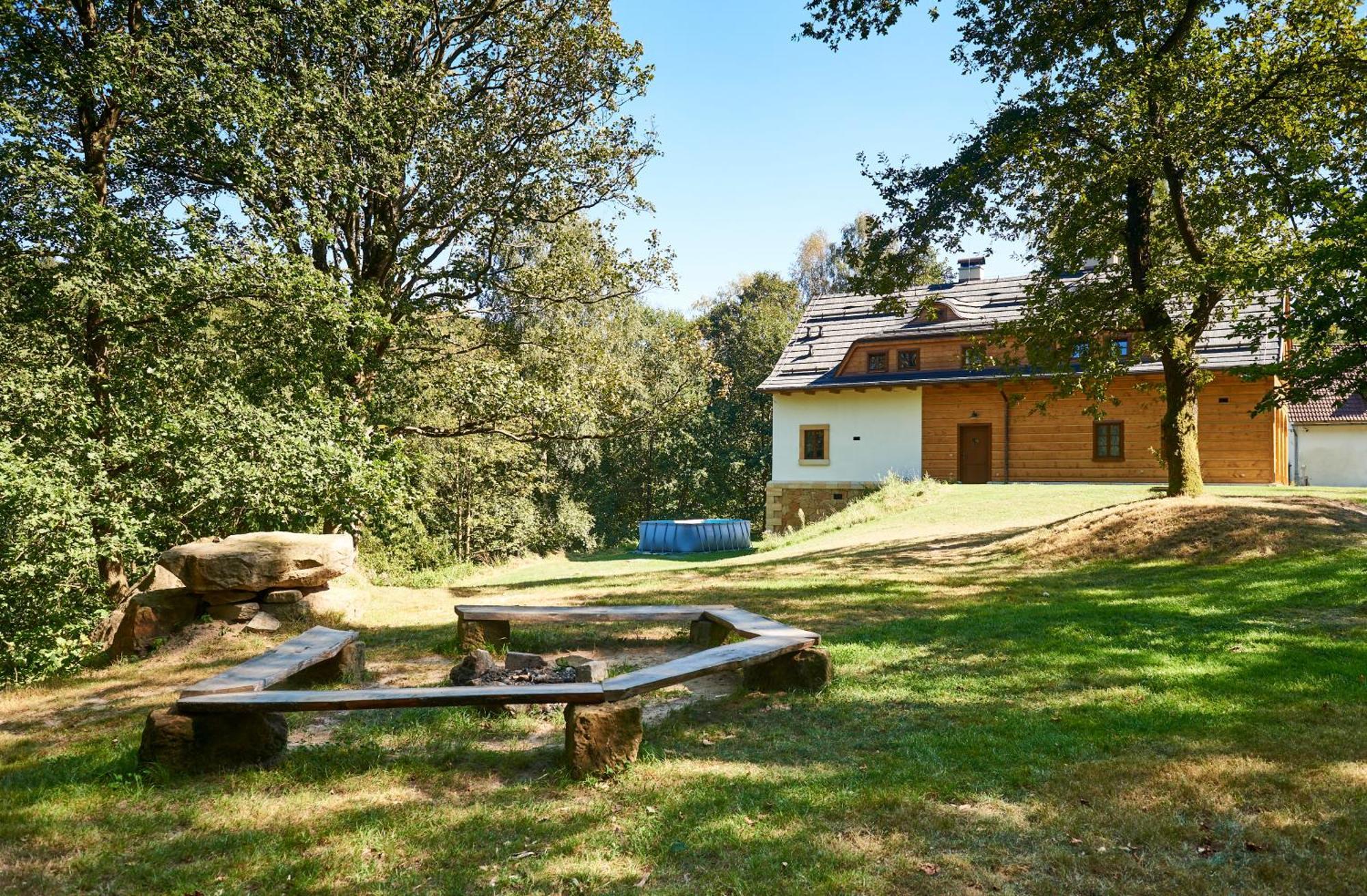 Villa Na Jeleni Stezce Chřibská Esterno foto
